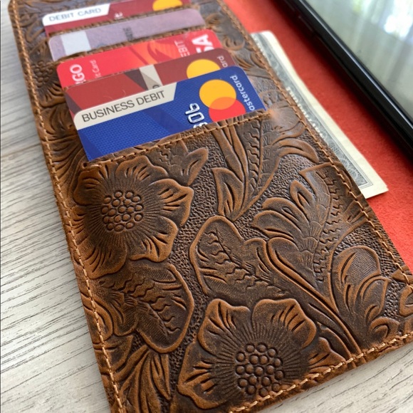 New Leather IPhone 11 wallet case, phone case. - Picture 8 of 10